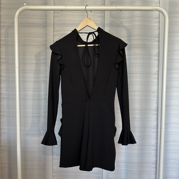 Jumpsuit short black onesie, longue ruffled sleeves, with pockets, open back - Picture 3 of 4